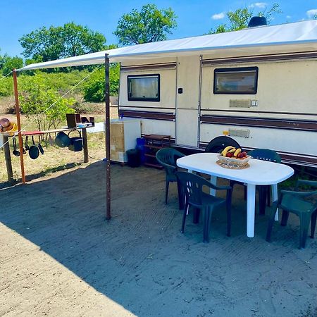 Beachfront Caravans Hotel Chernomorets Buitenkant foto