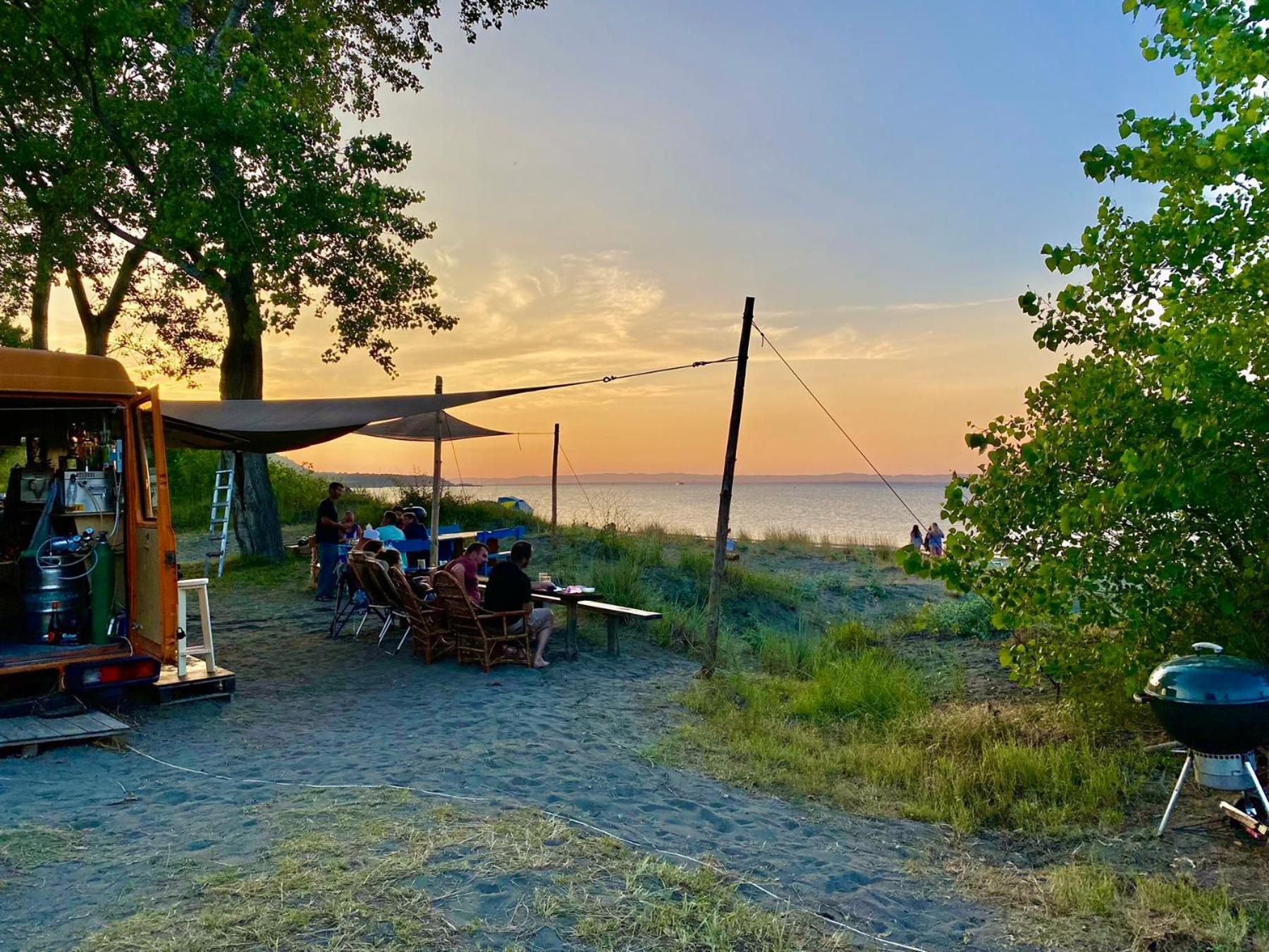 Beachfront Caravans Hotel Chernomorets Buitenkant foto