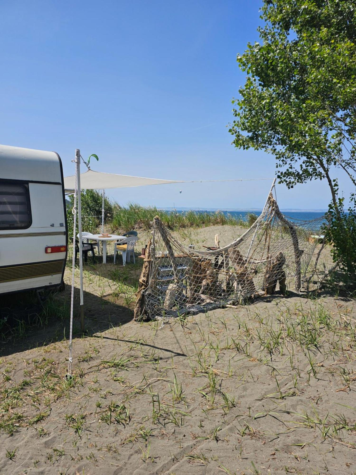 Beachfront Caravans Hotel Chernomorets Buitenkant foto