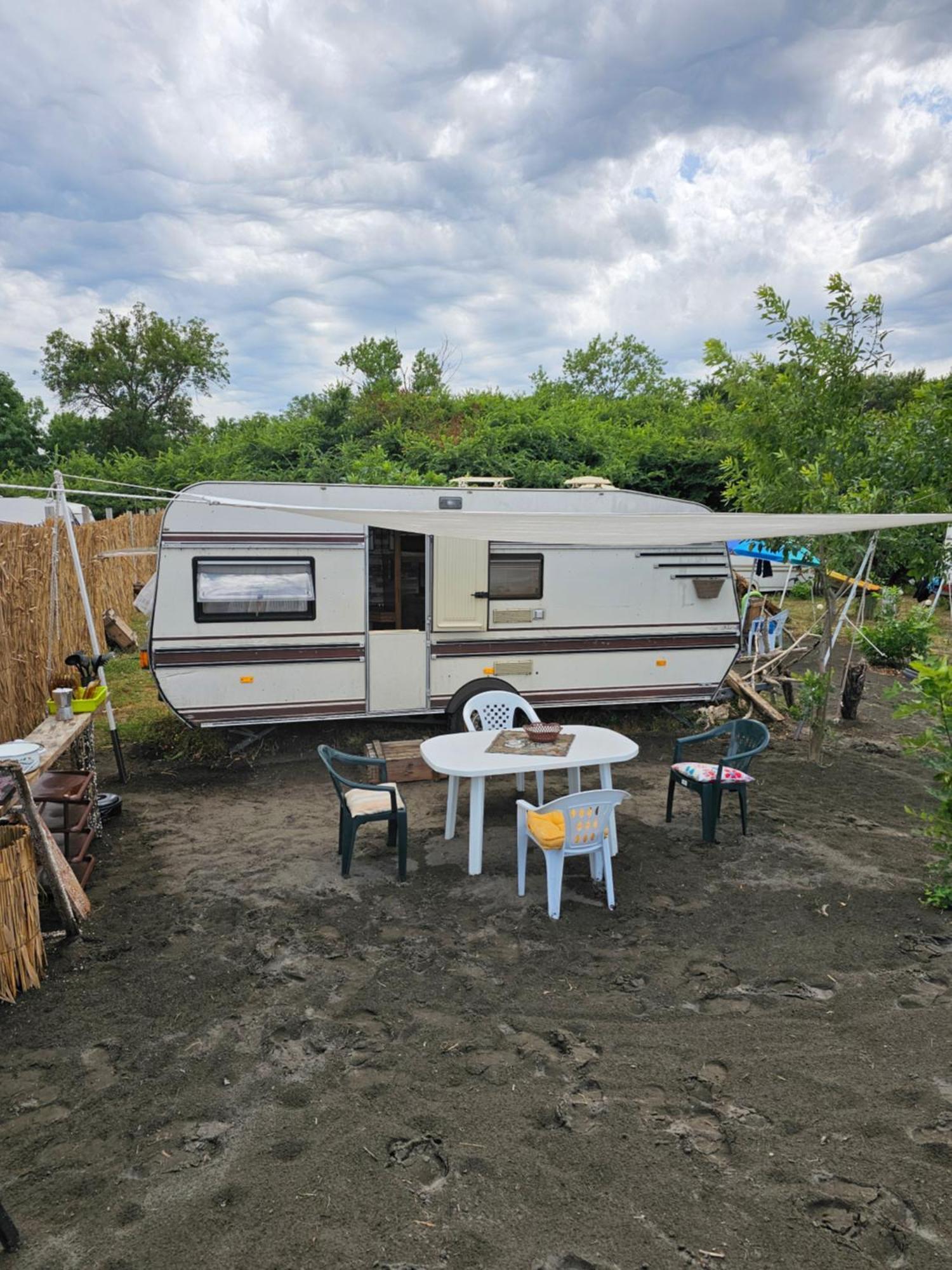 Beachfront Caravans Hotel Chernomorets Buitenkant foto