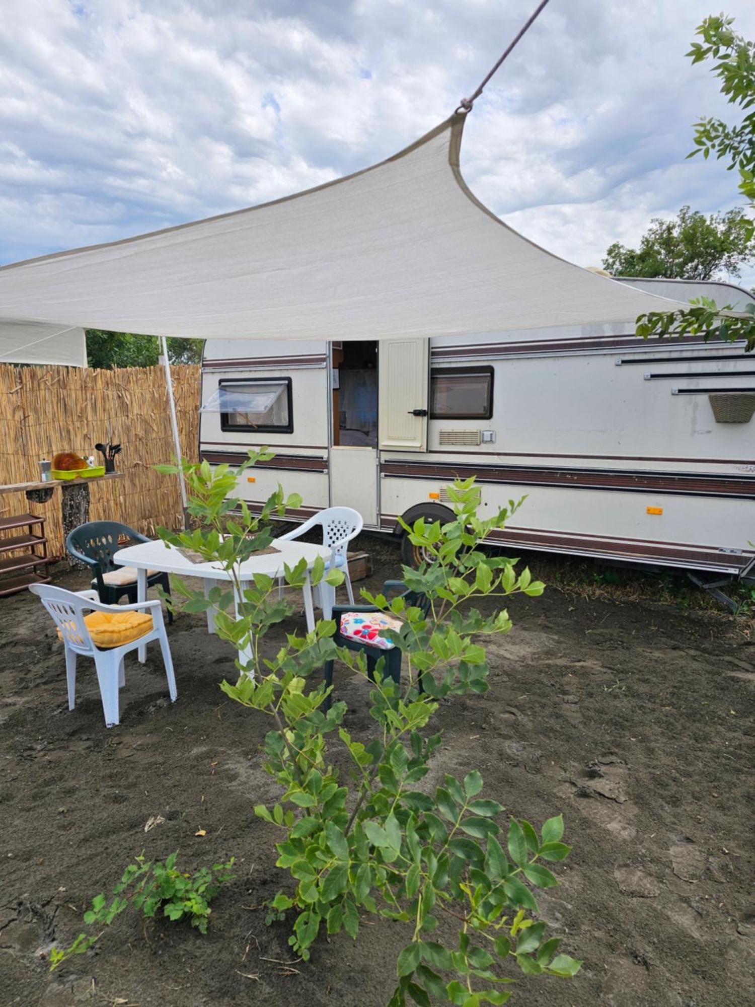 Beachfront Caravans Hotel Chernomorets Buitenkant foto