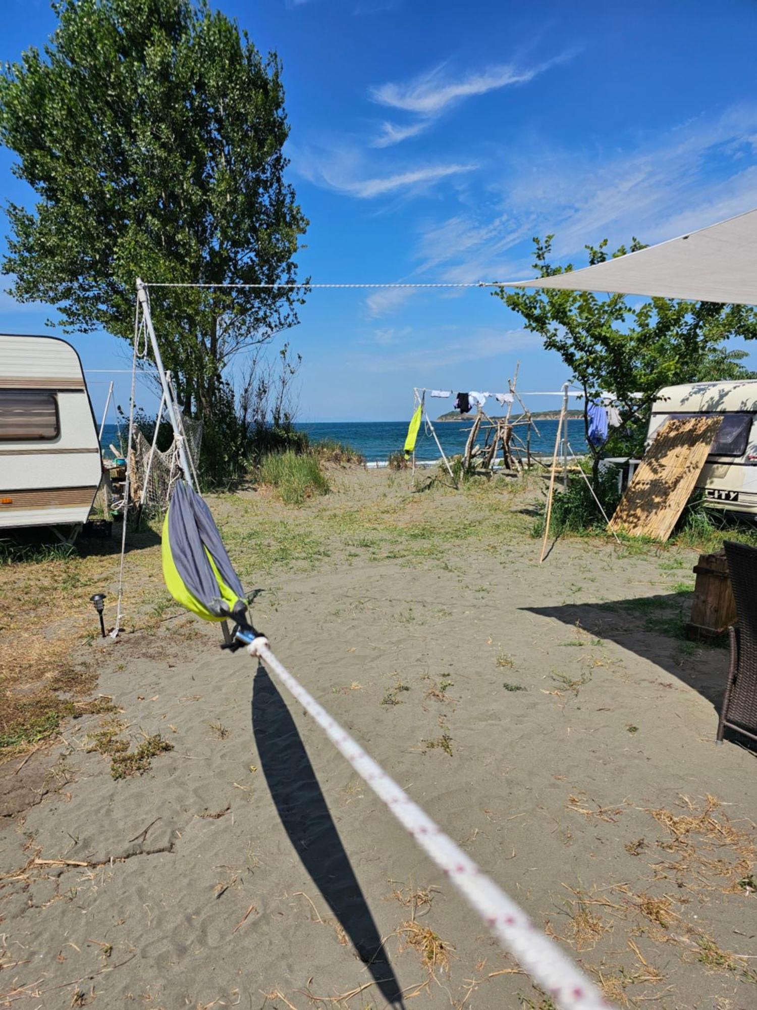 Beachfront Caravans Hotel Chernomorets Buitenkant foto