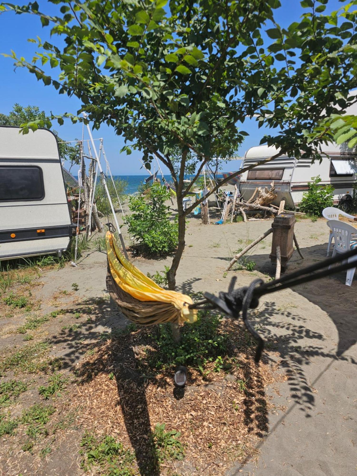 Beachfront Caravans Hotel Chernomorets Buitenkant foto